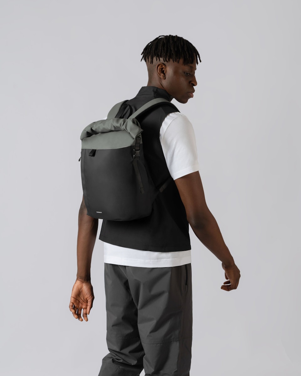 Konrad belongs to the category Backpacks and is in color night grey & black (6 of 6)