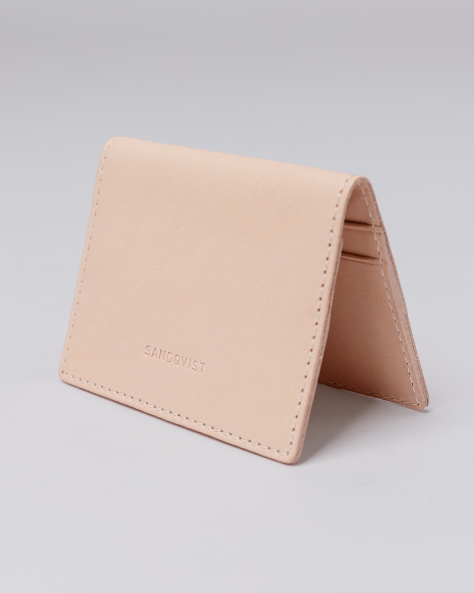 Noomi belongs to the category Wallets and is in color natural leather (3 of 3)