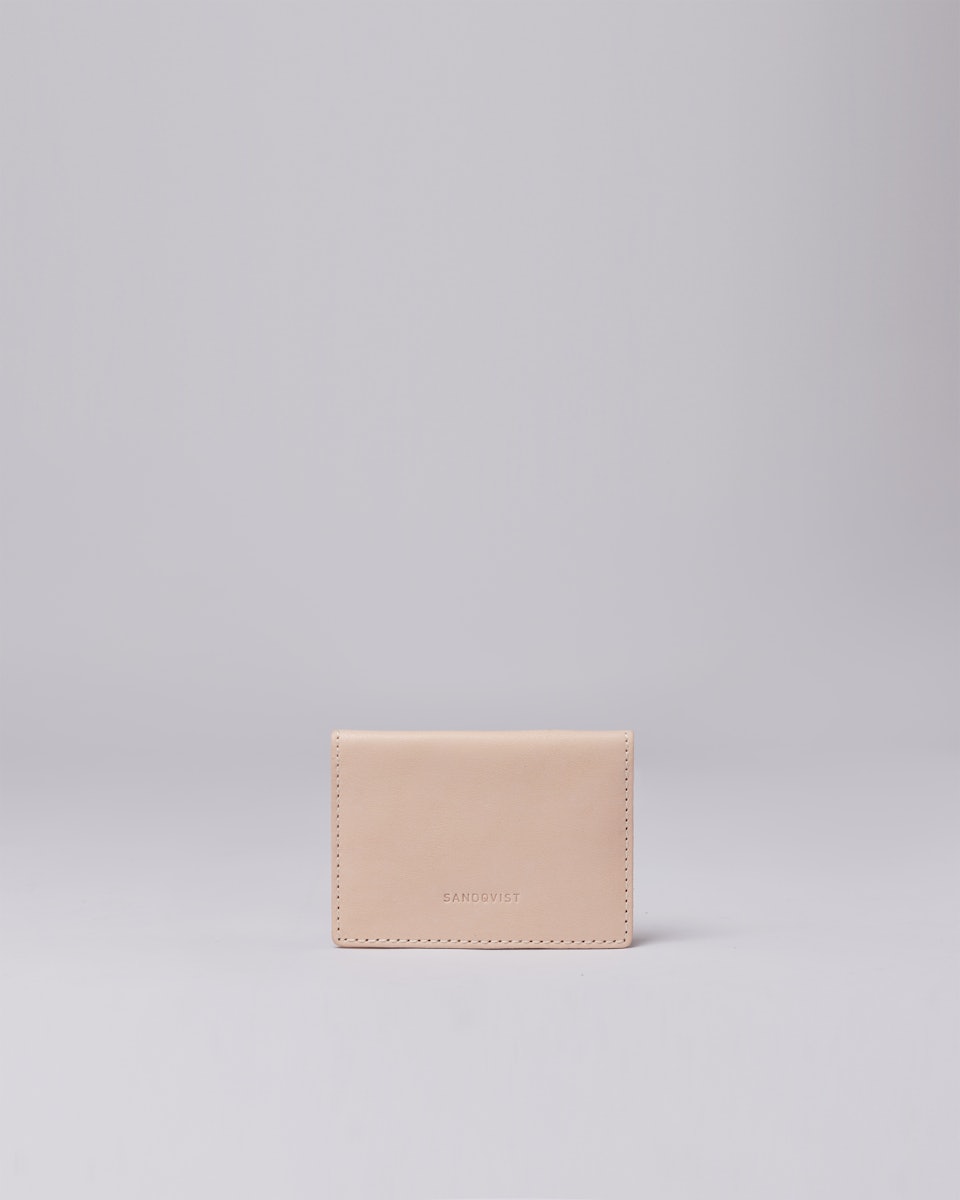 Noomi belongs to the category Wallets and is in color natural leather (1 of 3)