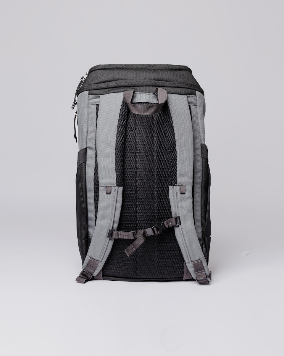 Sune belongs to the category Backpacks and is in color night grey & black (3 of 9)