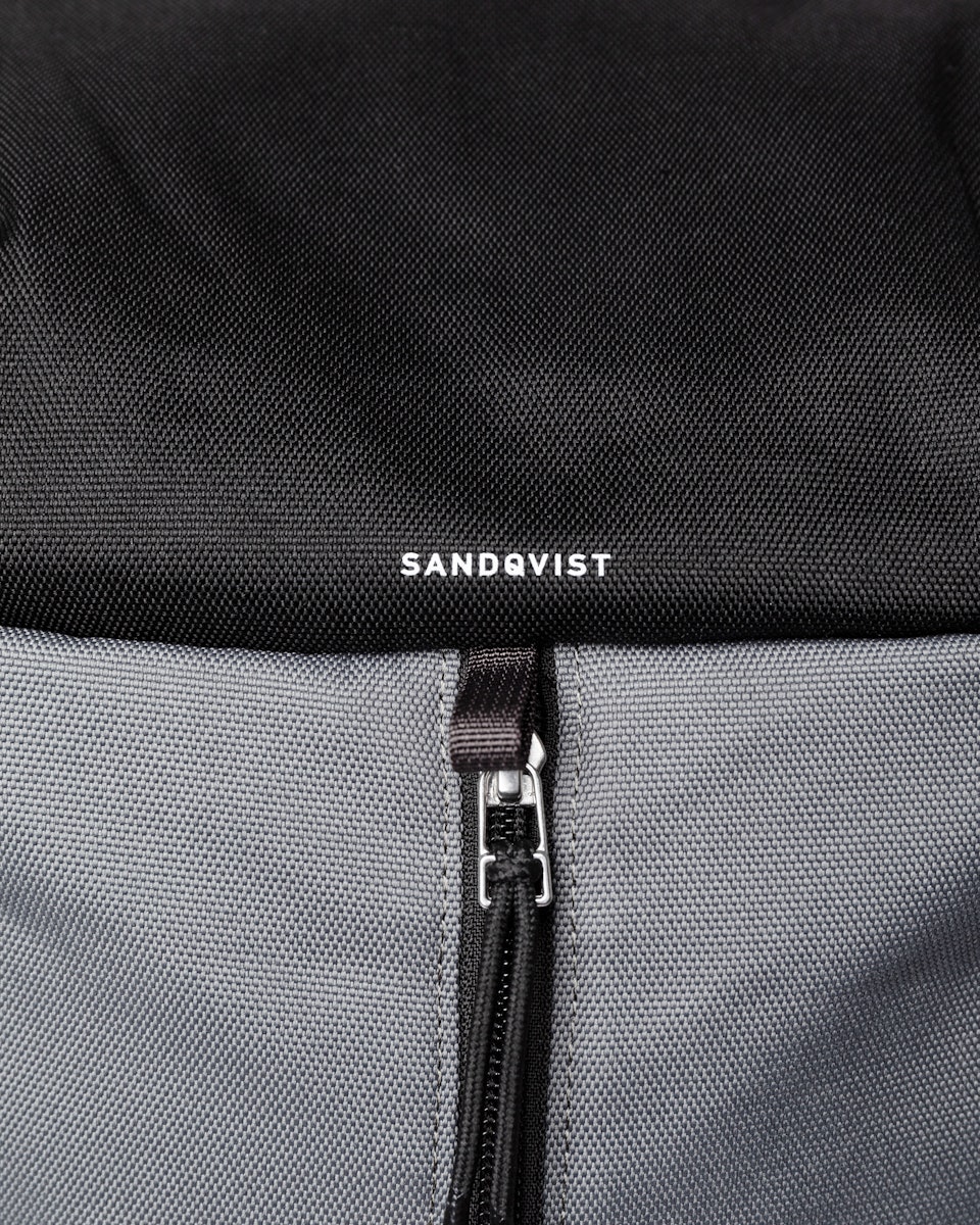 Sune belongs to the category Backpacks and is in color night grey & black (2 of 9)