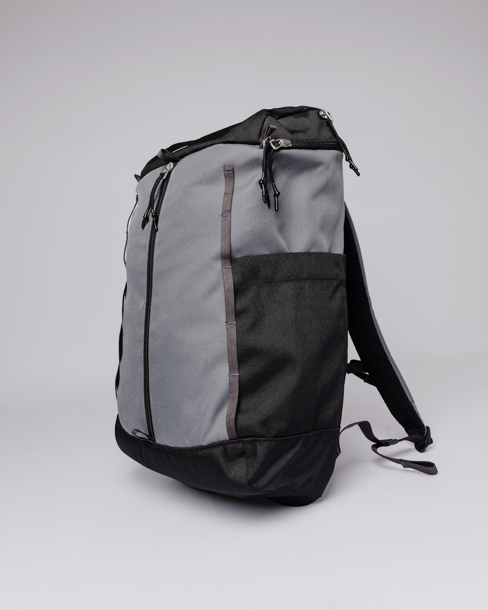 Sune belongs to the category Backpacks and is in color night grey & black (4 of 9)