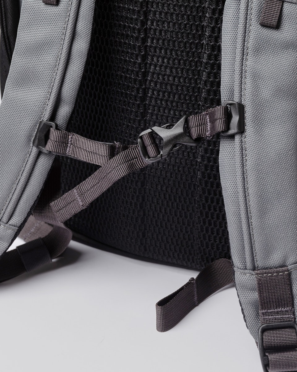 Sune belongs to the category Backpacks and is in color night grey & black (7 of 9)