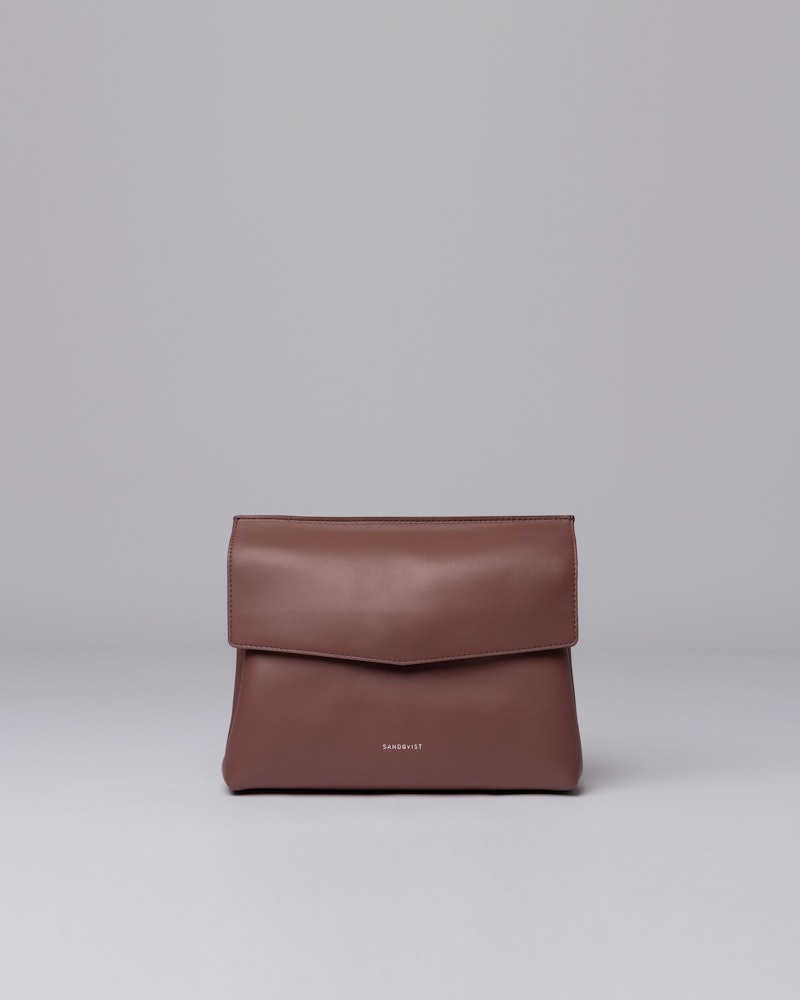 Signe belongs to the category Shoulder bags and is in color morning violet