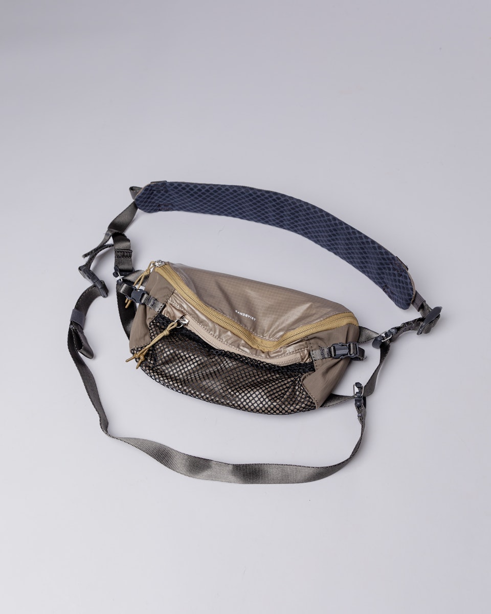 Lo belongs to the category Shoulder bags and is in color multi fog light (4 of 8)