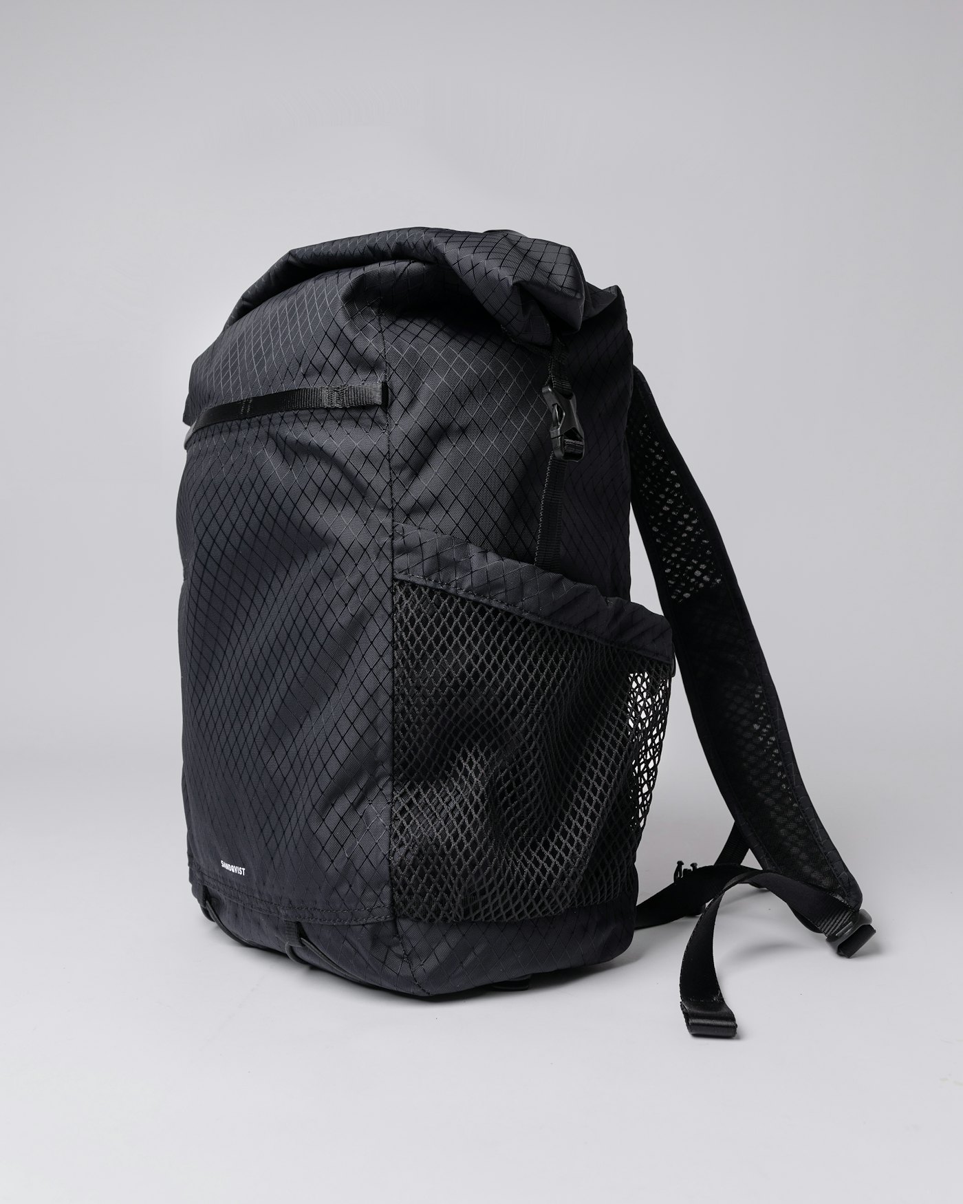 Nils is in color black (3 of 8)