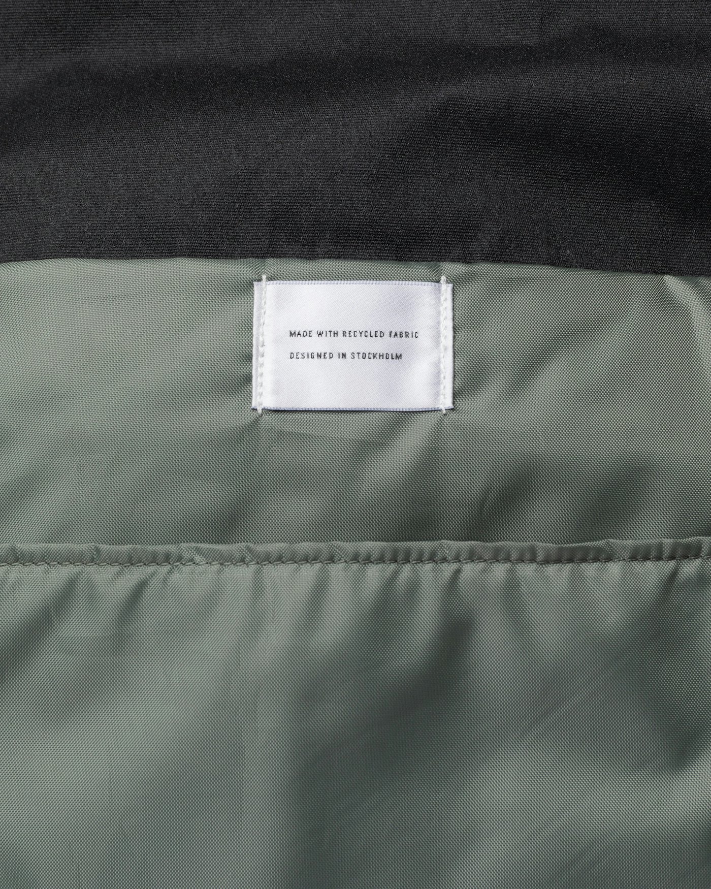 Axel är i färgen svart (5 av 7)