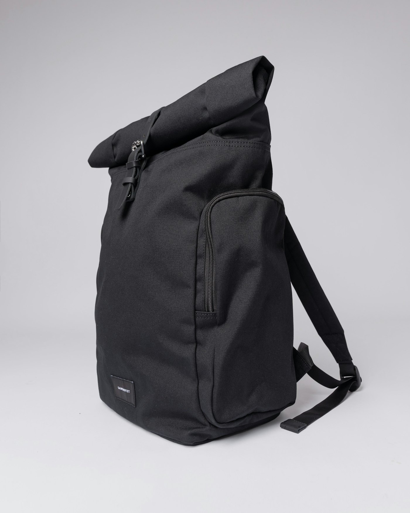 Axel är i färgen svart (3 av 7)