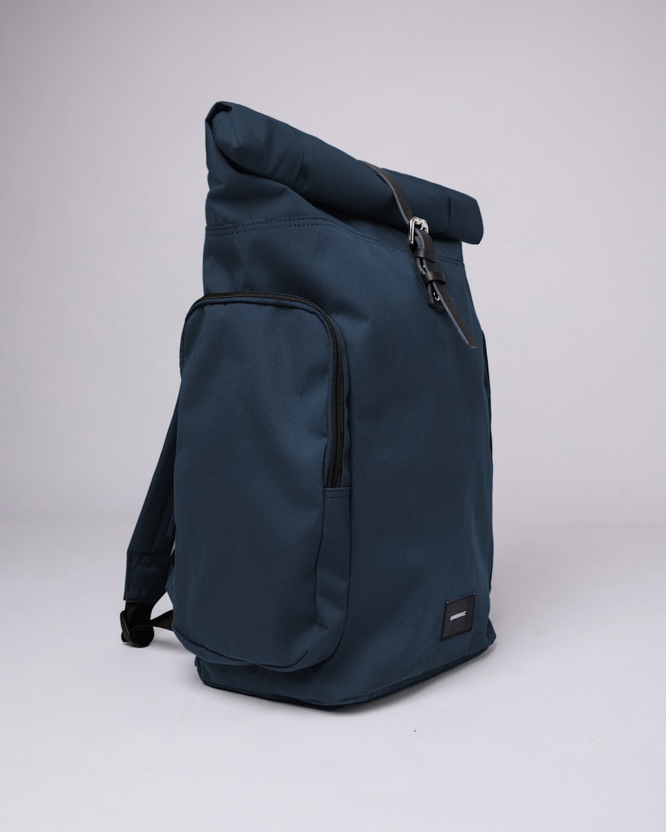 Axel belongs to the category Backpacks and is in color navy (2 of 6)