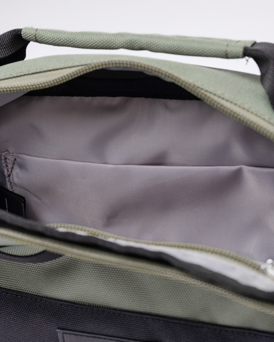 Olof belongs to the category Shoulder bags and is in color multi clover green (5 of 5)