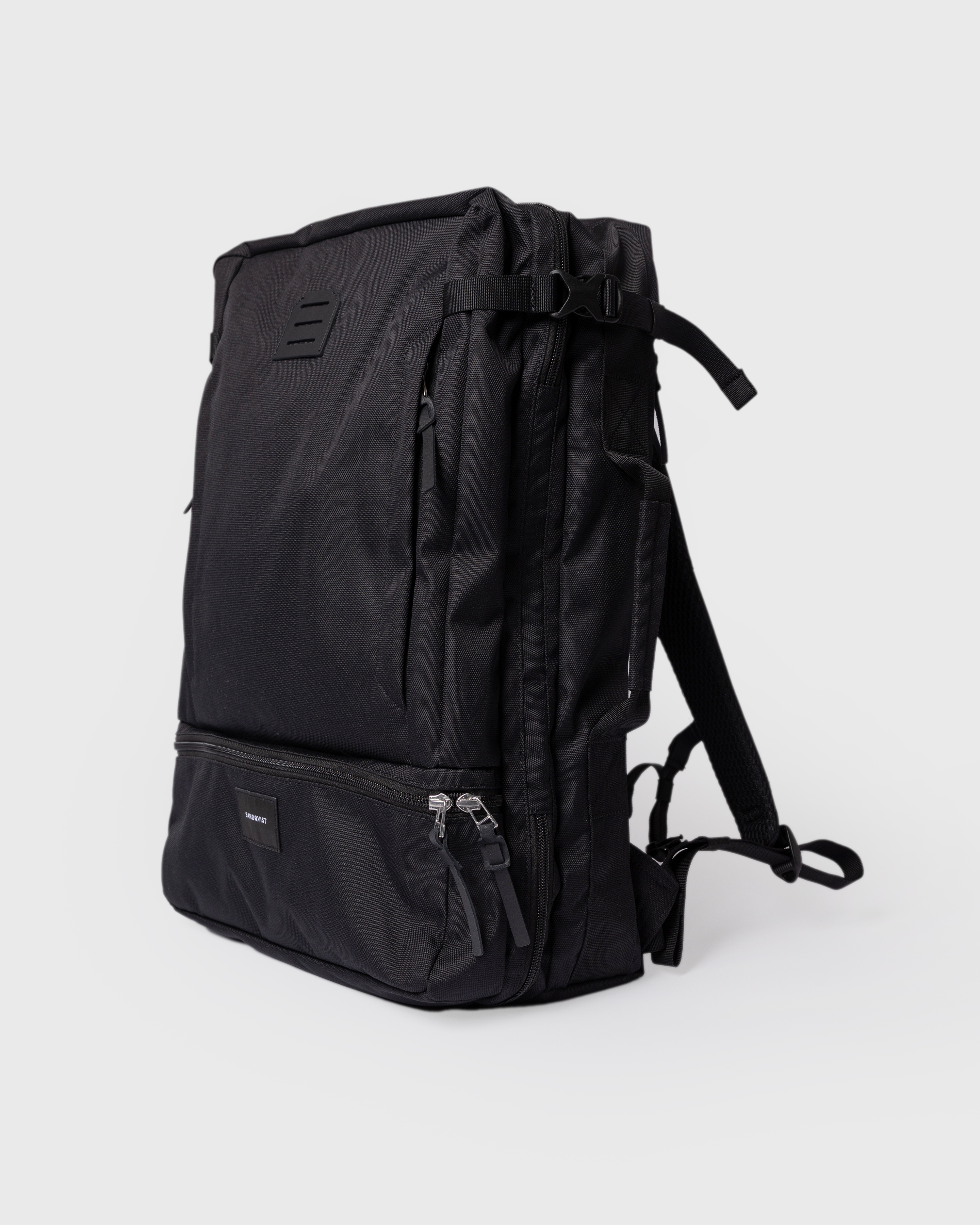 Otis är i färgen svart (3 av 16)