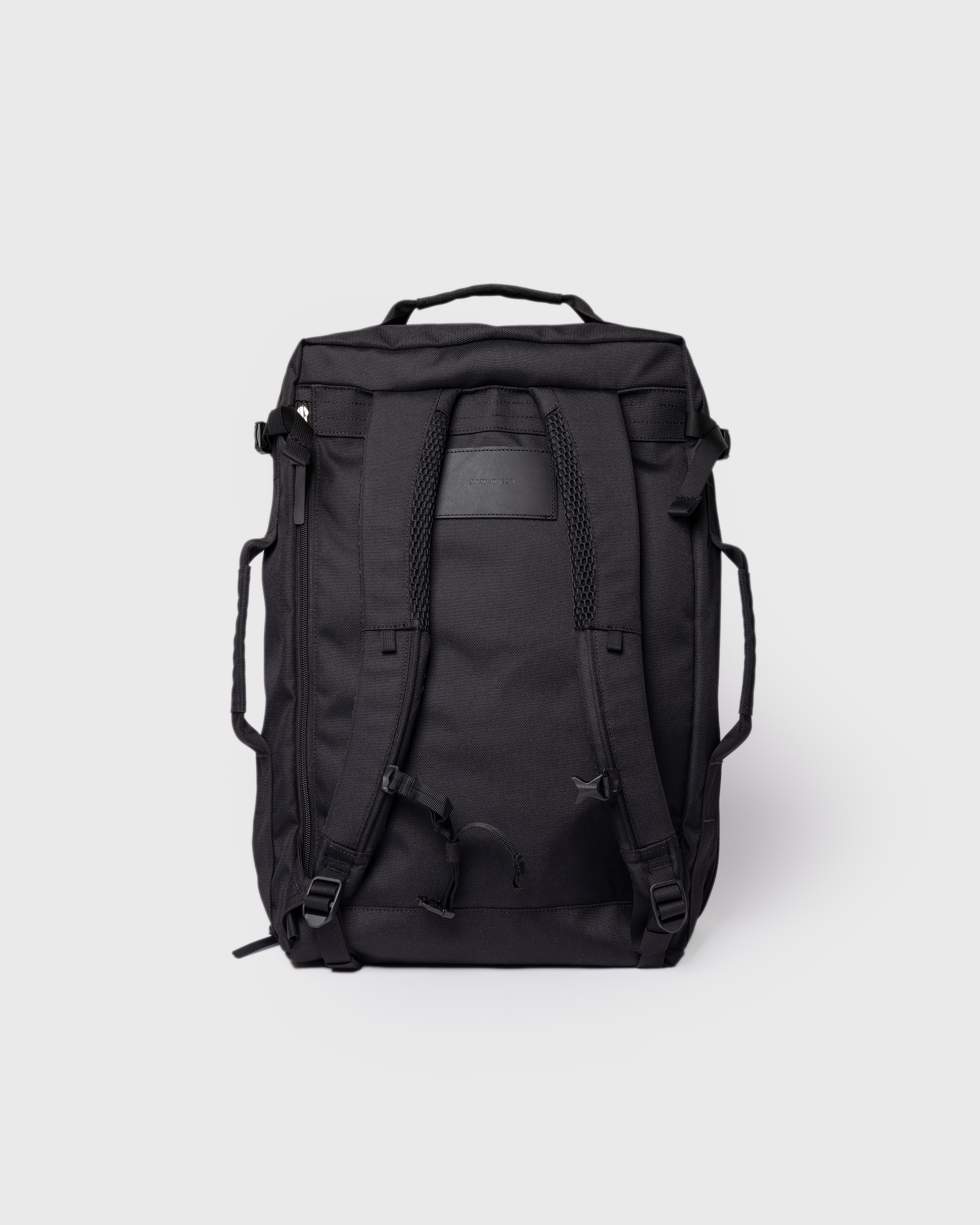 Otis är i färgen svart (2 av 16)