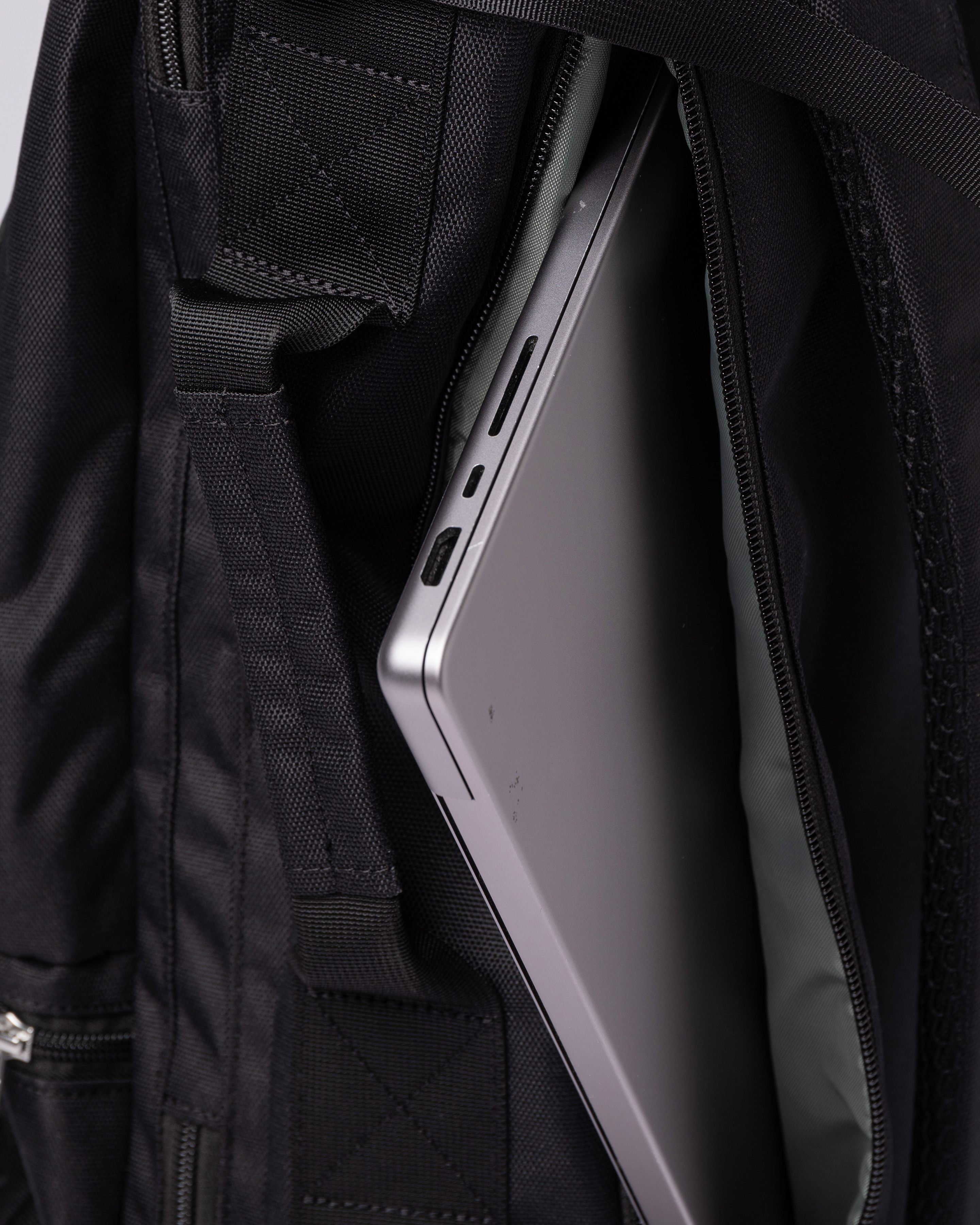 Otis är i färgen svart (11 av 16)