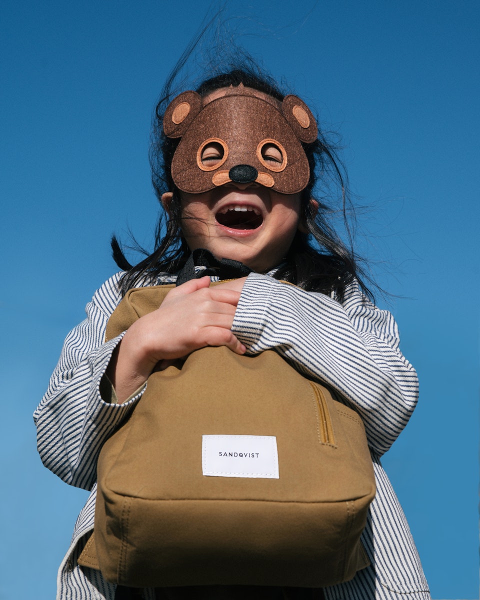 Knutte belongs to the category Backpacks and is in color bronze (10 of 10)