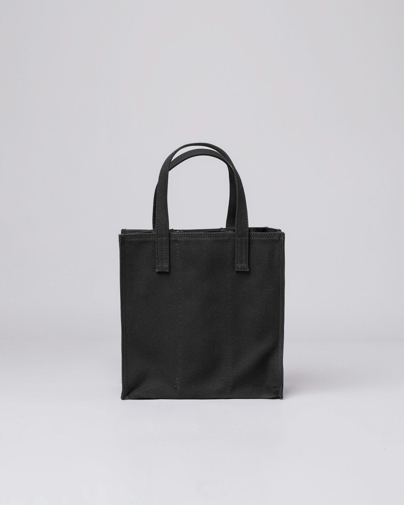 Bottle bag est en couleur noir (2 de 5)