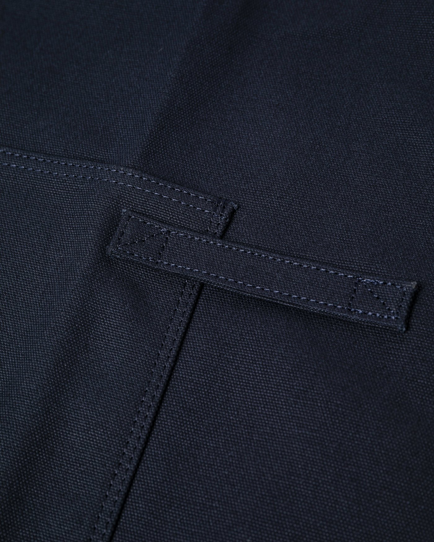 Apron is in color navy (3 of 3)