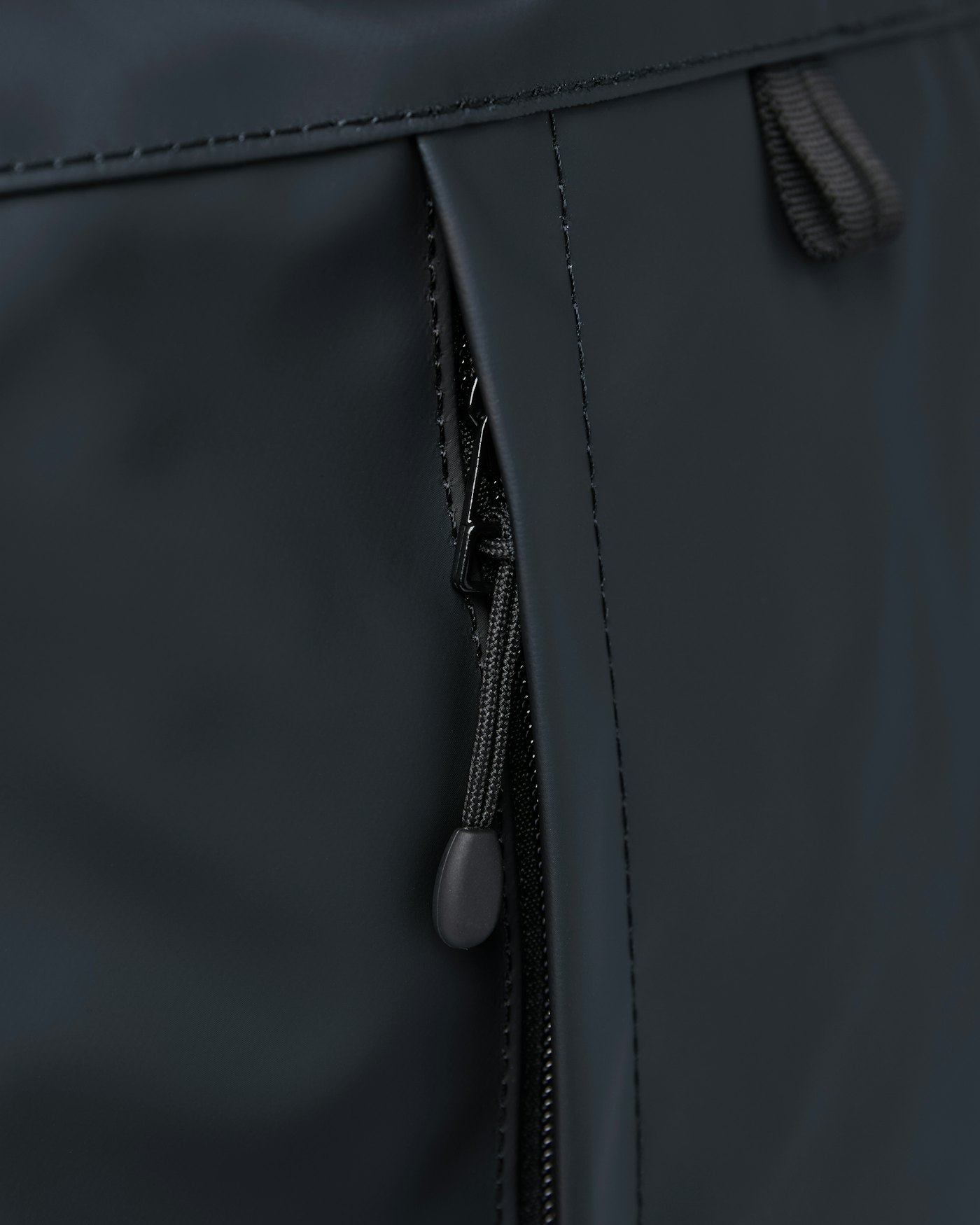 Konrad est en couleur bleu marine (4 de 9)