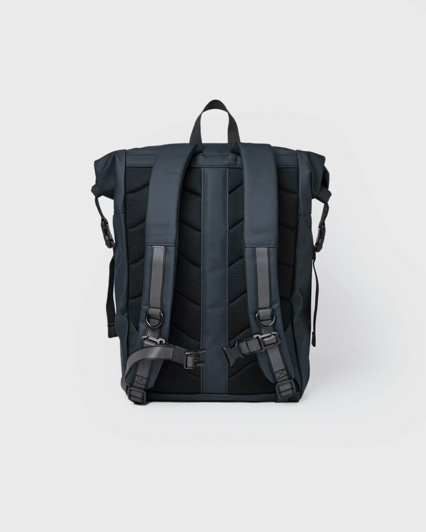 Konrad est en couleur bleu marine (2 de 9)