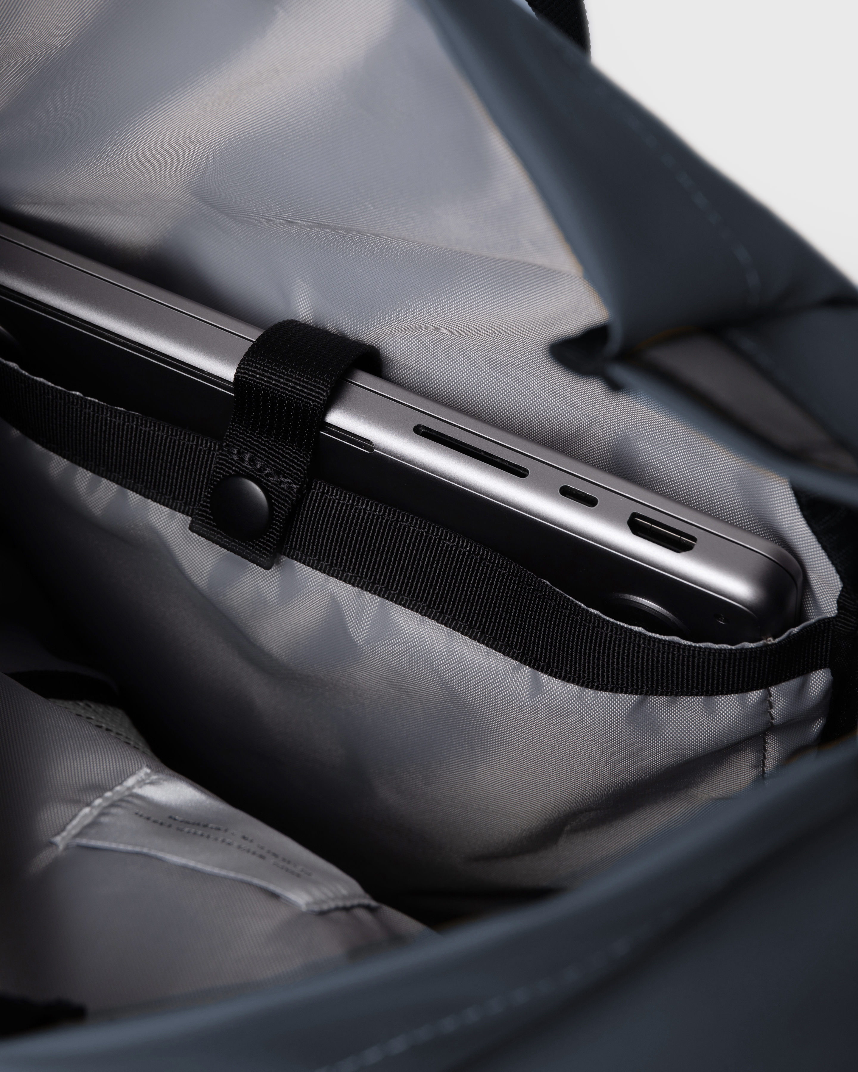 Ruben 2.0 is in color navy (7 of 10)