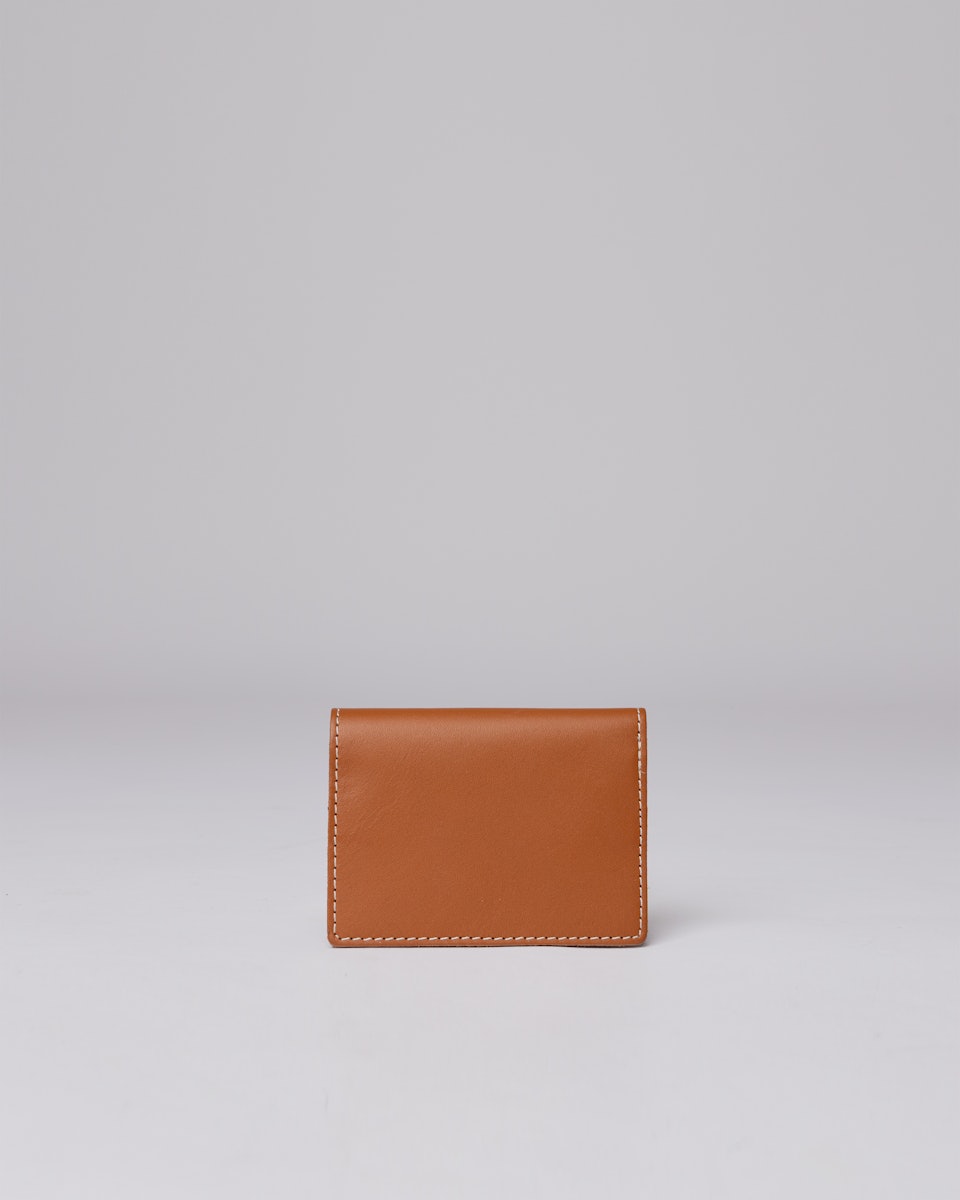 Noomi belongs to the category Wallets and is in color fox red (2 of 3)