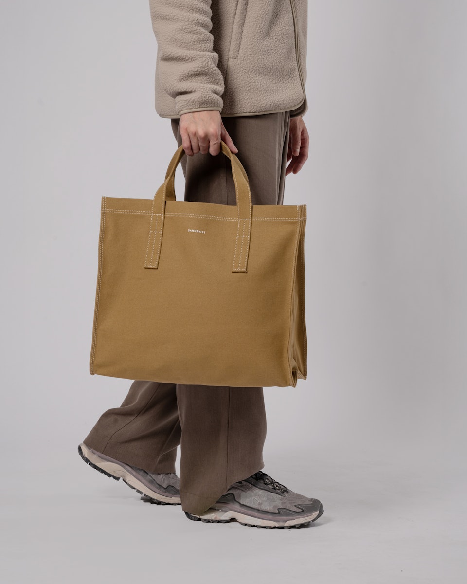 All purpose bag M belongs to the category Tote bags and is in color marsh yellow (6 of 6)