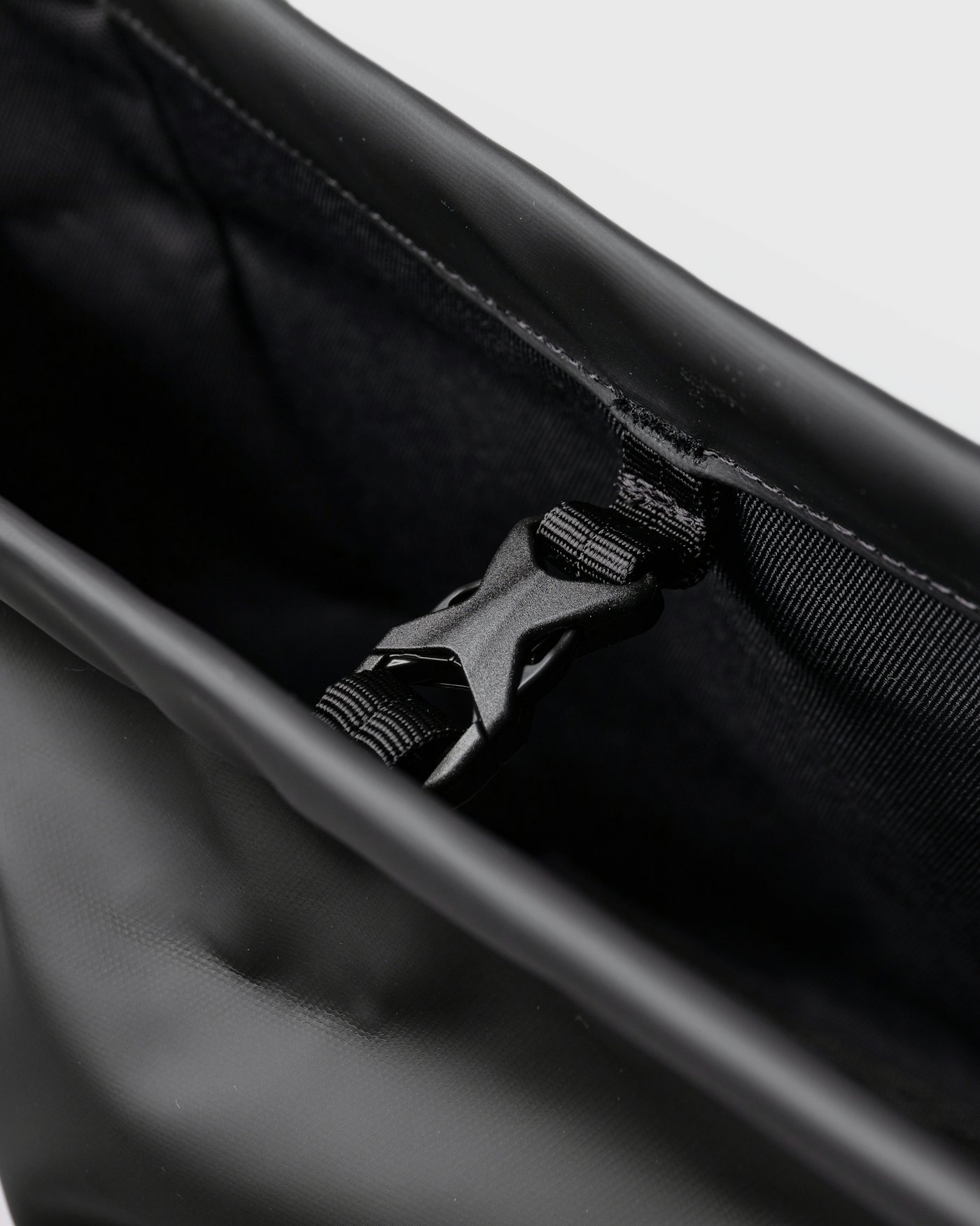 Arnold ist farbig schwarz (7 oder 11)