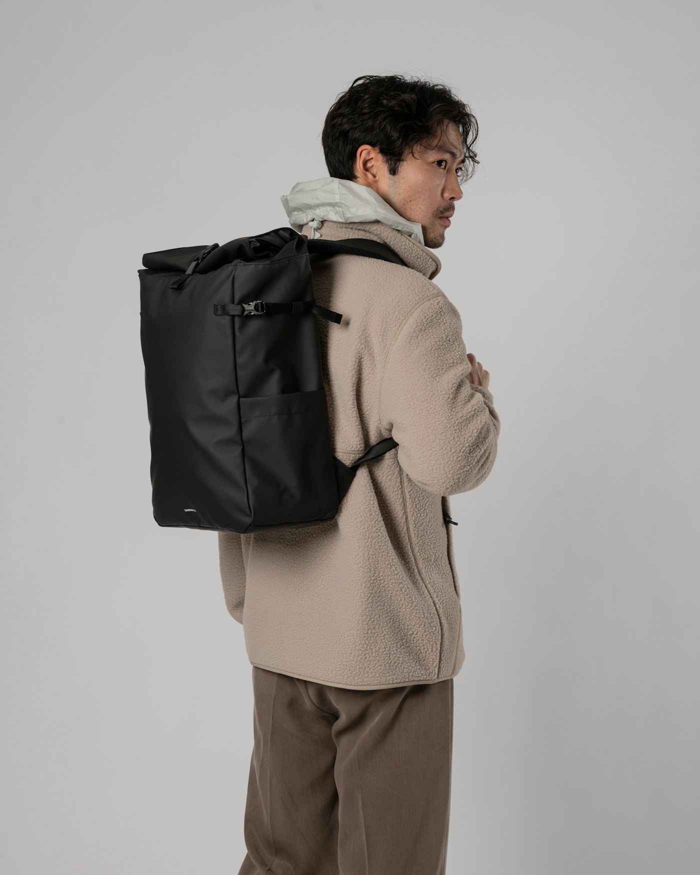 Arnold ist farbig schwarz (10 oder 11)