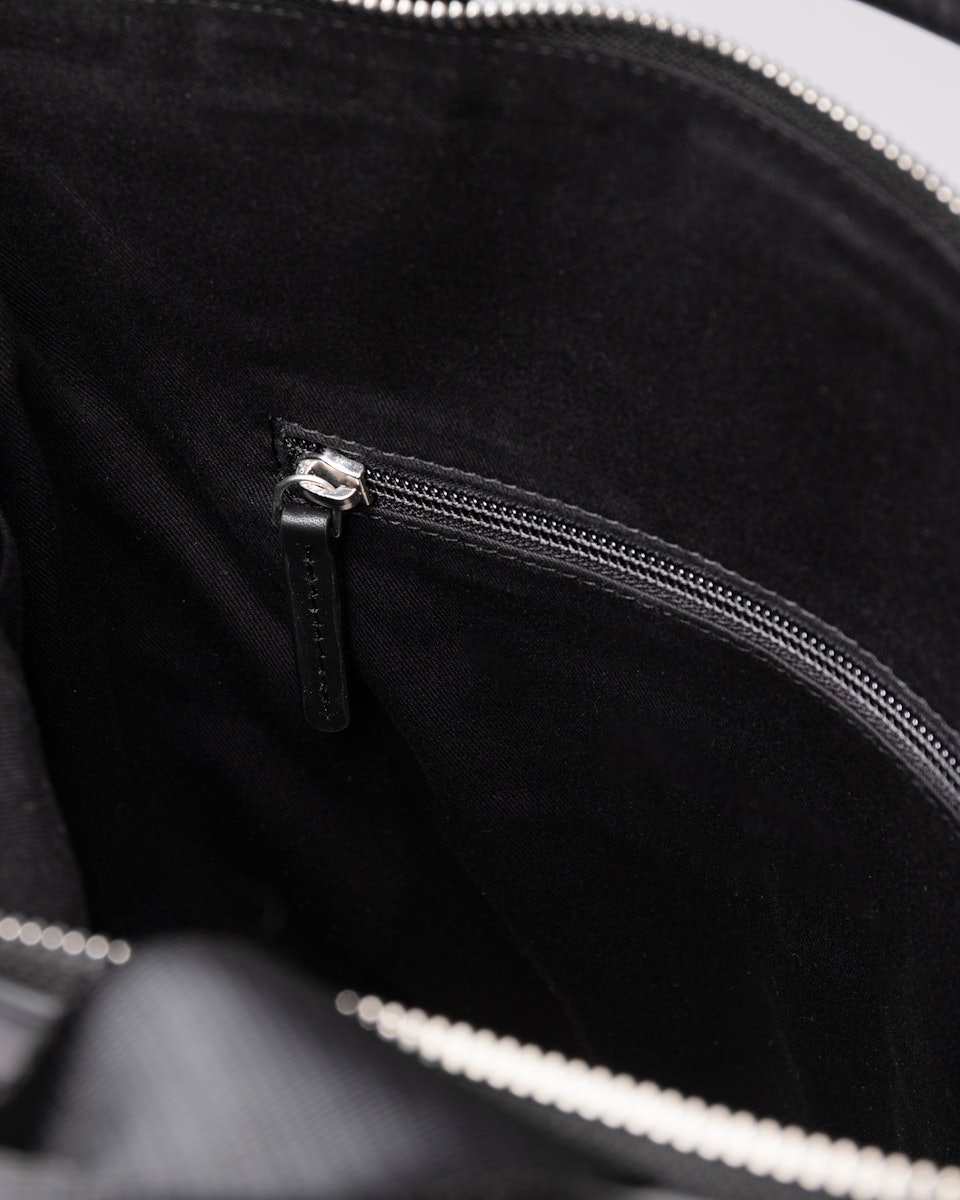 Beenie twill belongs to the category Backpacks and is in color black (5 of 8)