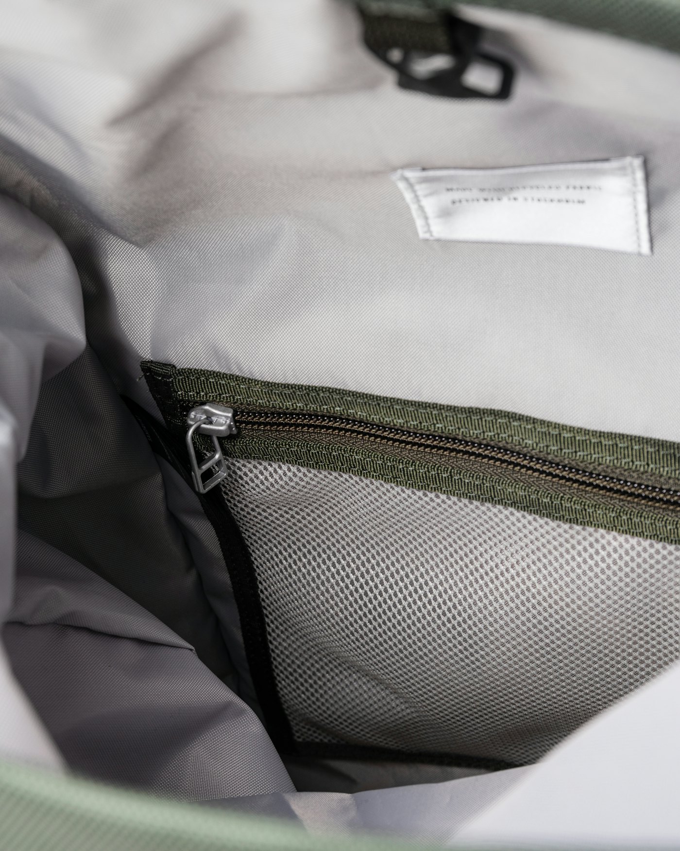 Ilon ist farbig morgengrün (5 oder 8)