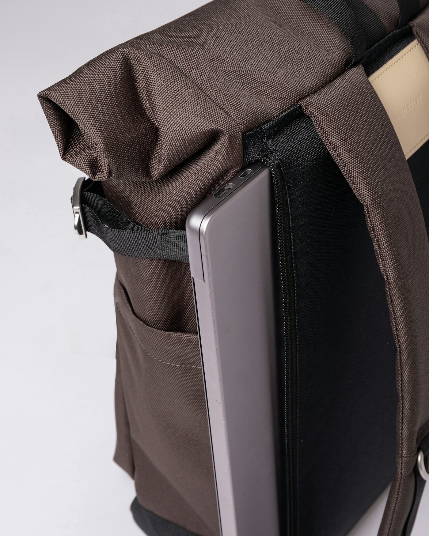 Ilon is in color brown (4 of 8)