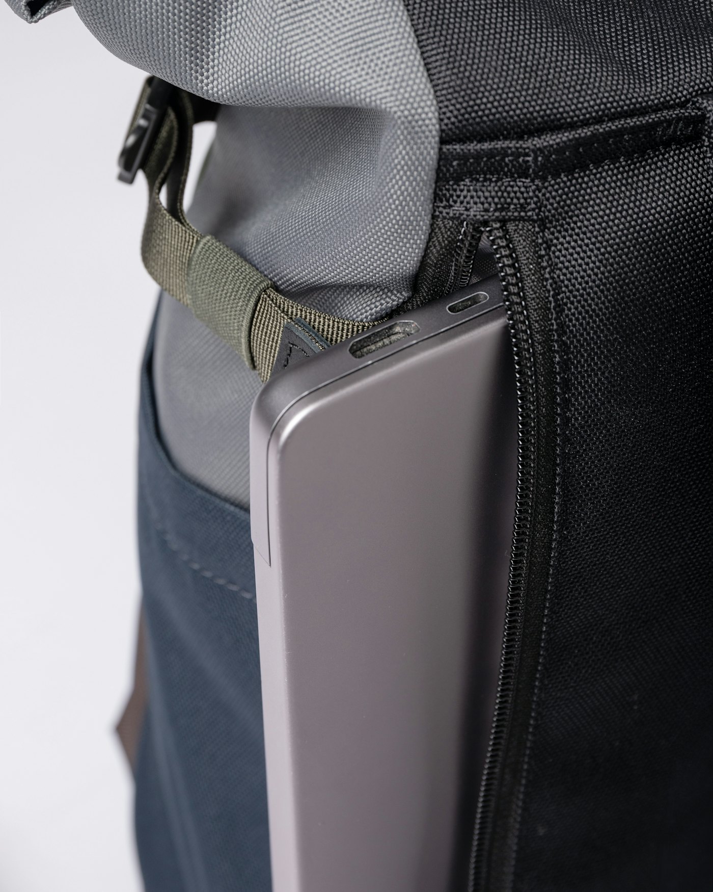 Ilon is in color multi 20 (4 of 8)