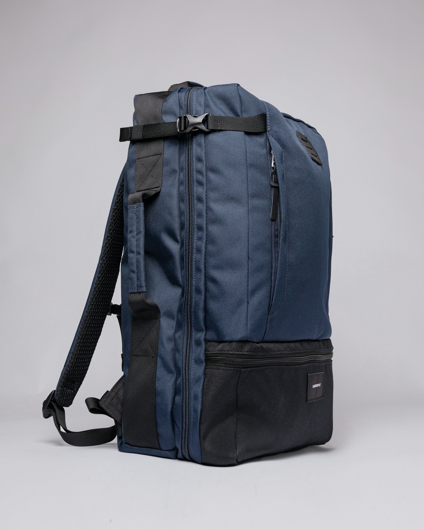 Otis is in color multi navy (3 of 9)