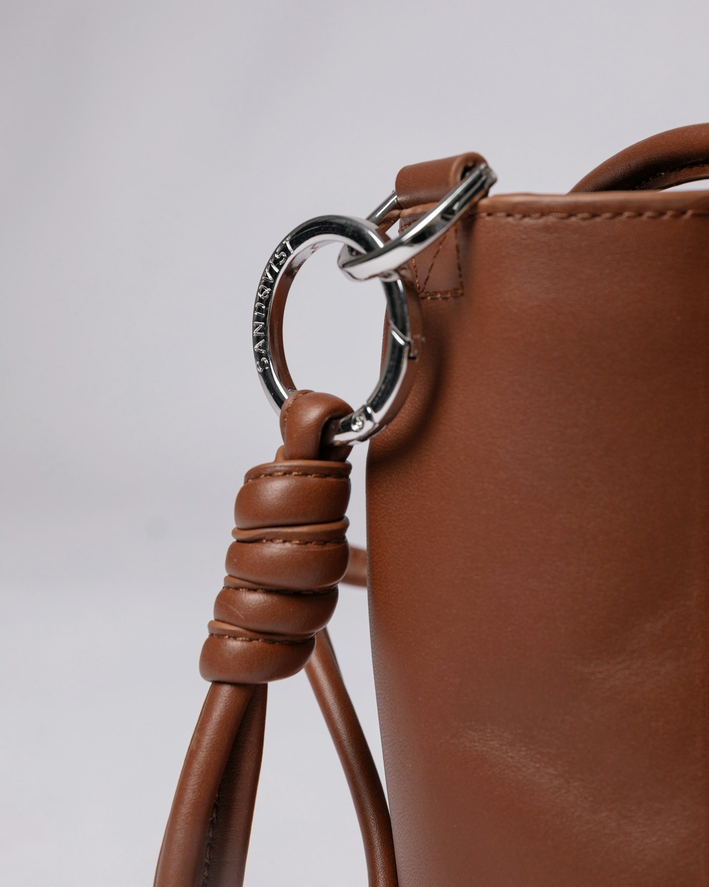 Cecilia is in color brown (3 of 4)