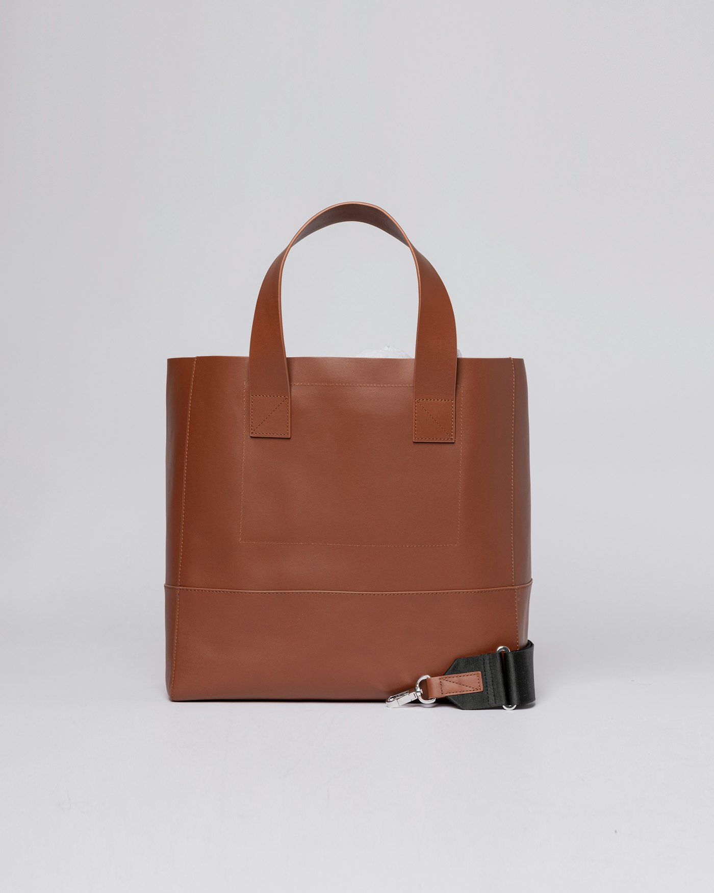 Iris is in color brown (2 of 5)