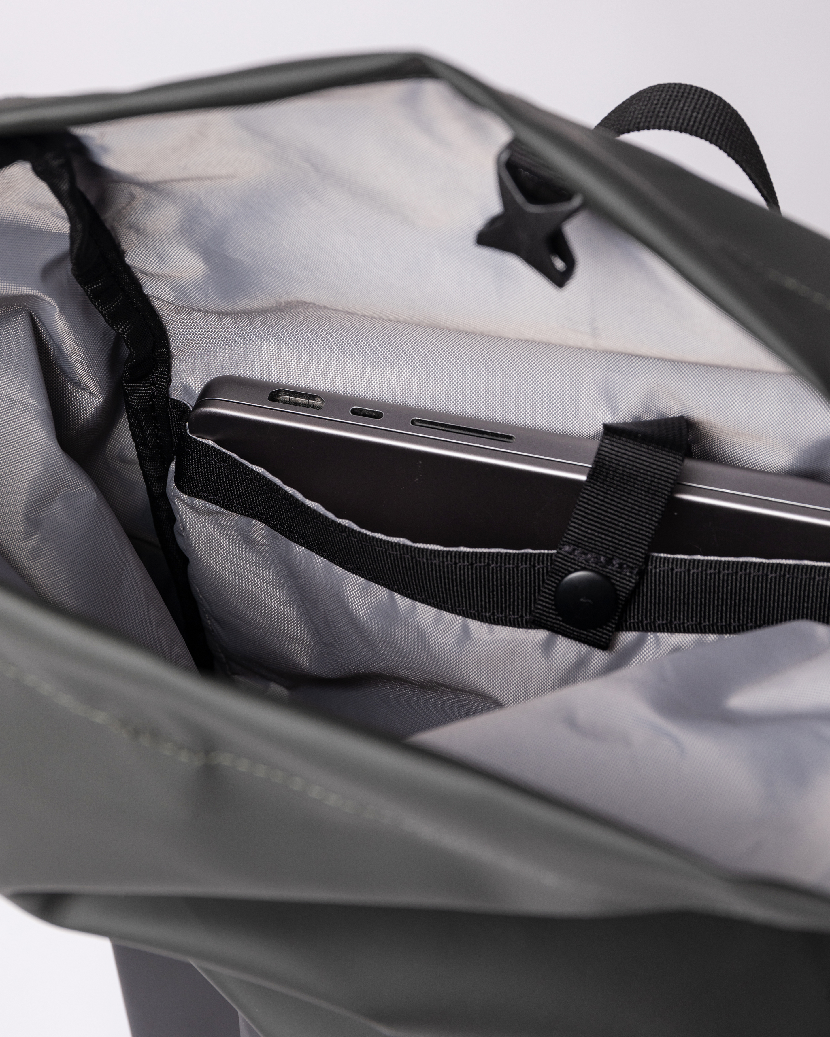 Konrad - Backpack - Multi Dark | Sandqvist