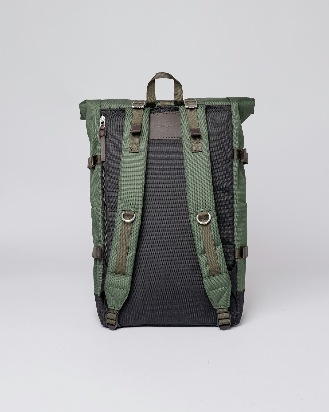 Bernt is in color dawn green (3 of 8)