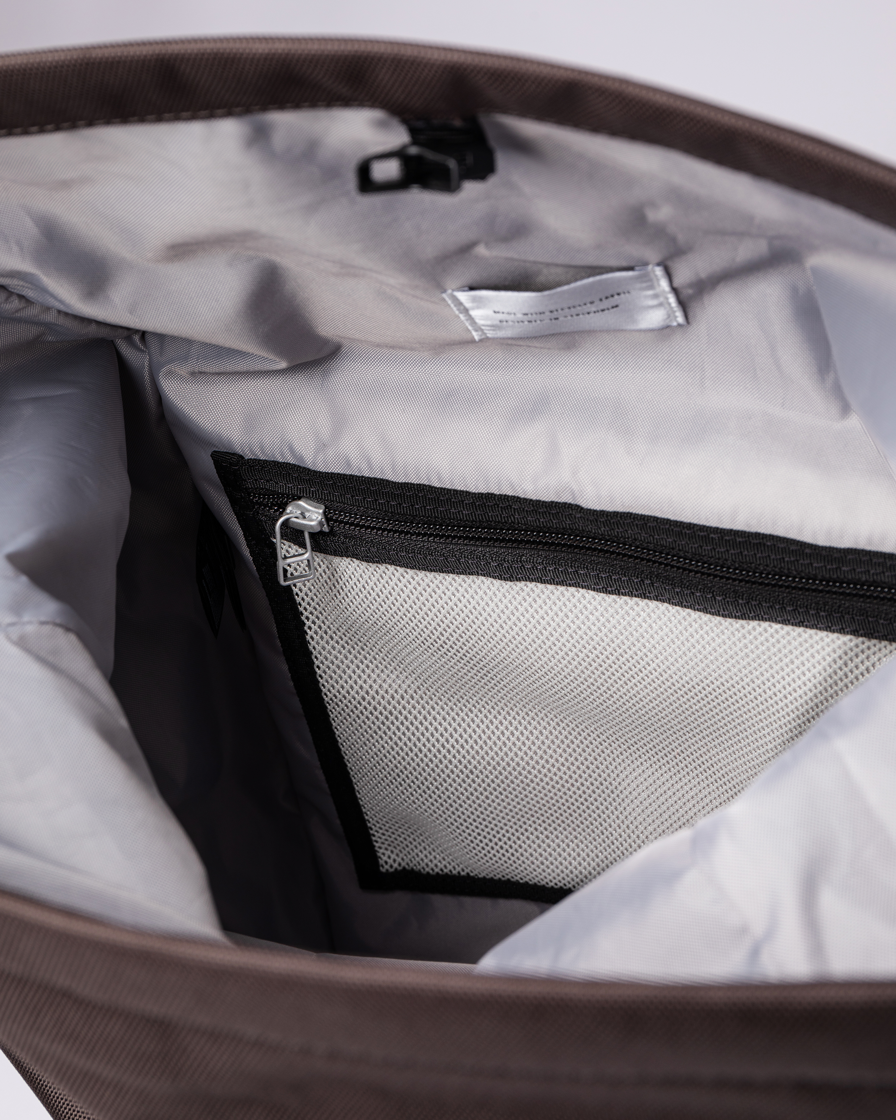 Bernt est en couleur brun (5 de 8)