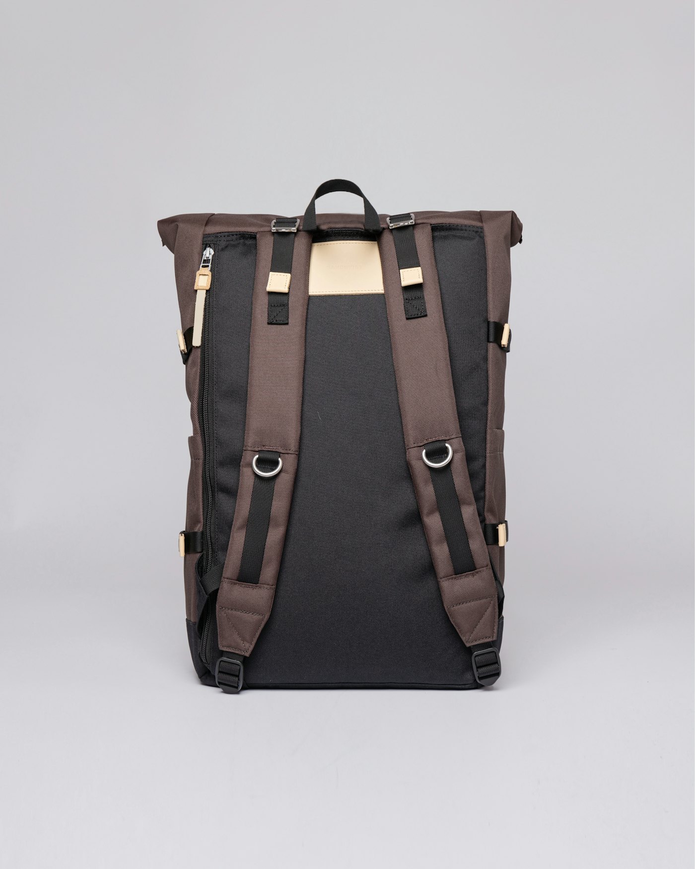 Bernt is in color brown (3 of 8)