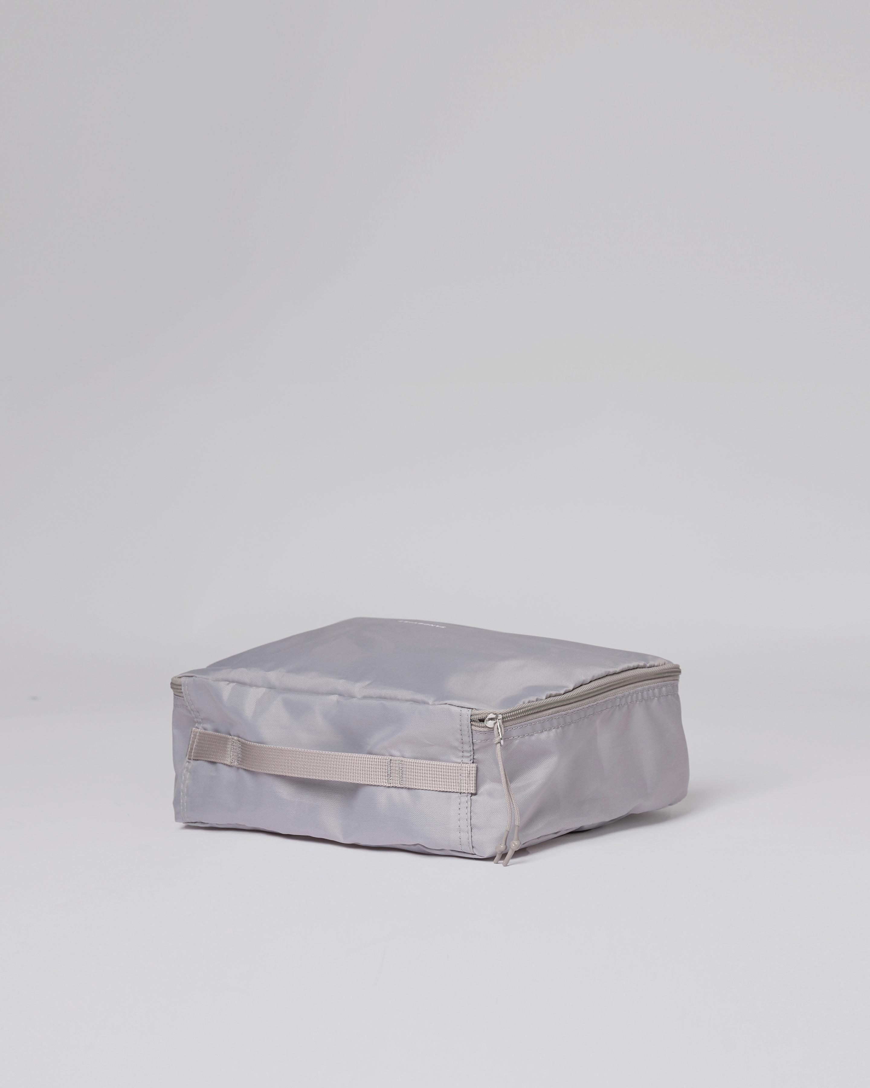 Pack cube L is in color light grey (2 of 3)