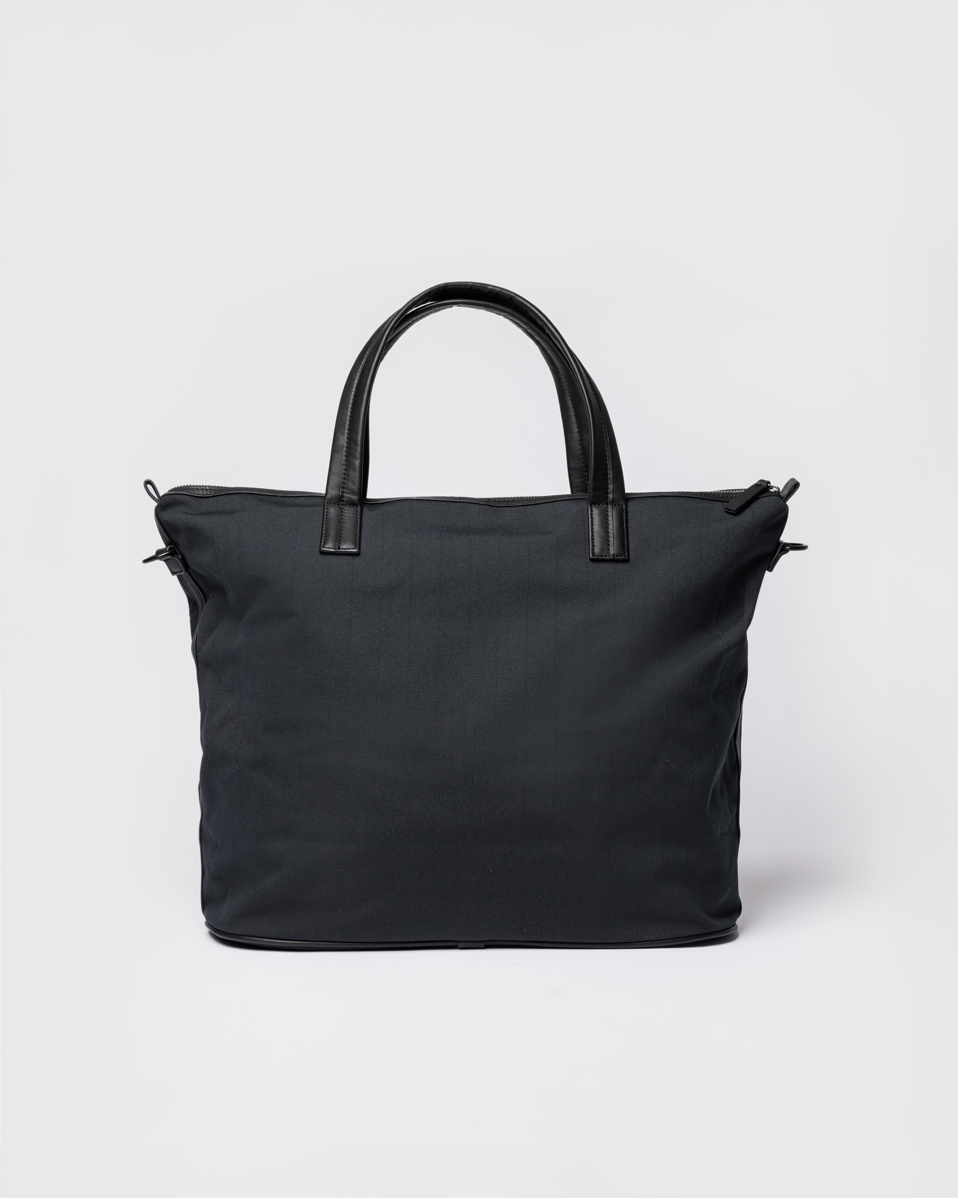 Everyday weekender bag Medium | Black | Sandqvist