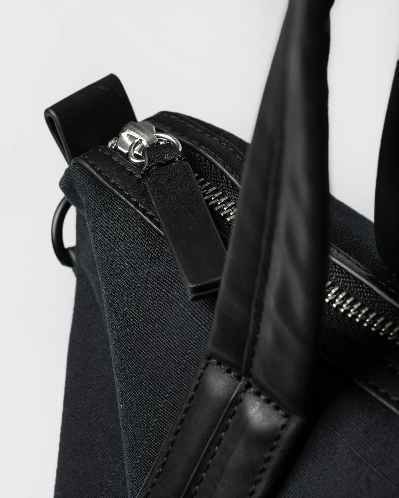 Everyday zipper tote bag est en couleur noir (3 de 14)