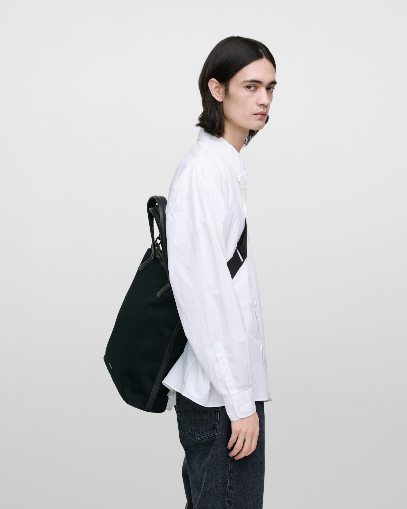 Everyday zipper tote bag est en couleur noir (5 de 14)