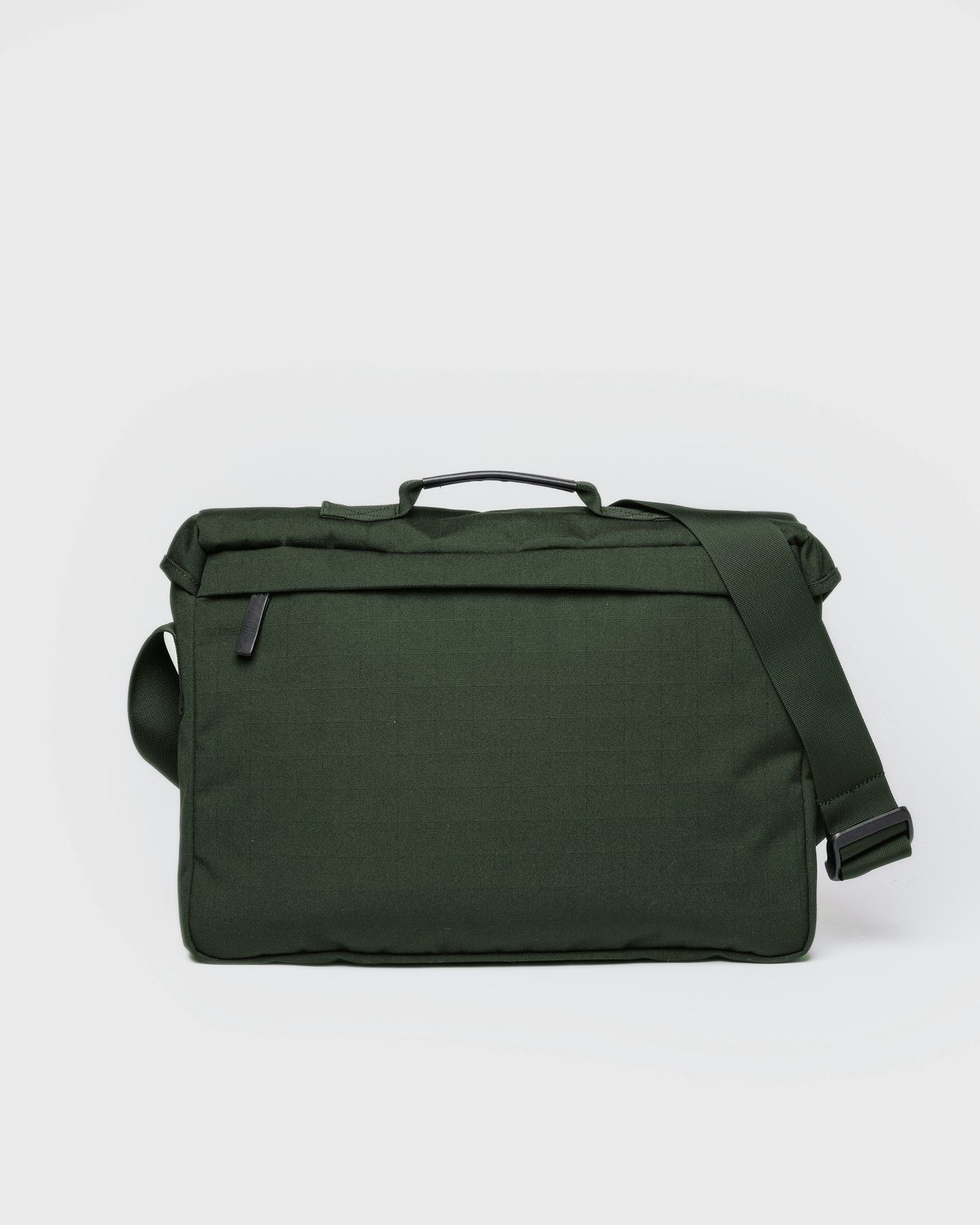 Everyday messenger bag is in color dark green (2 of 10)