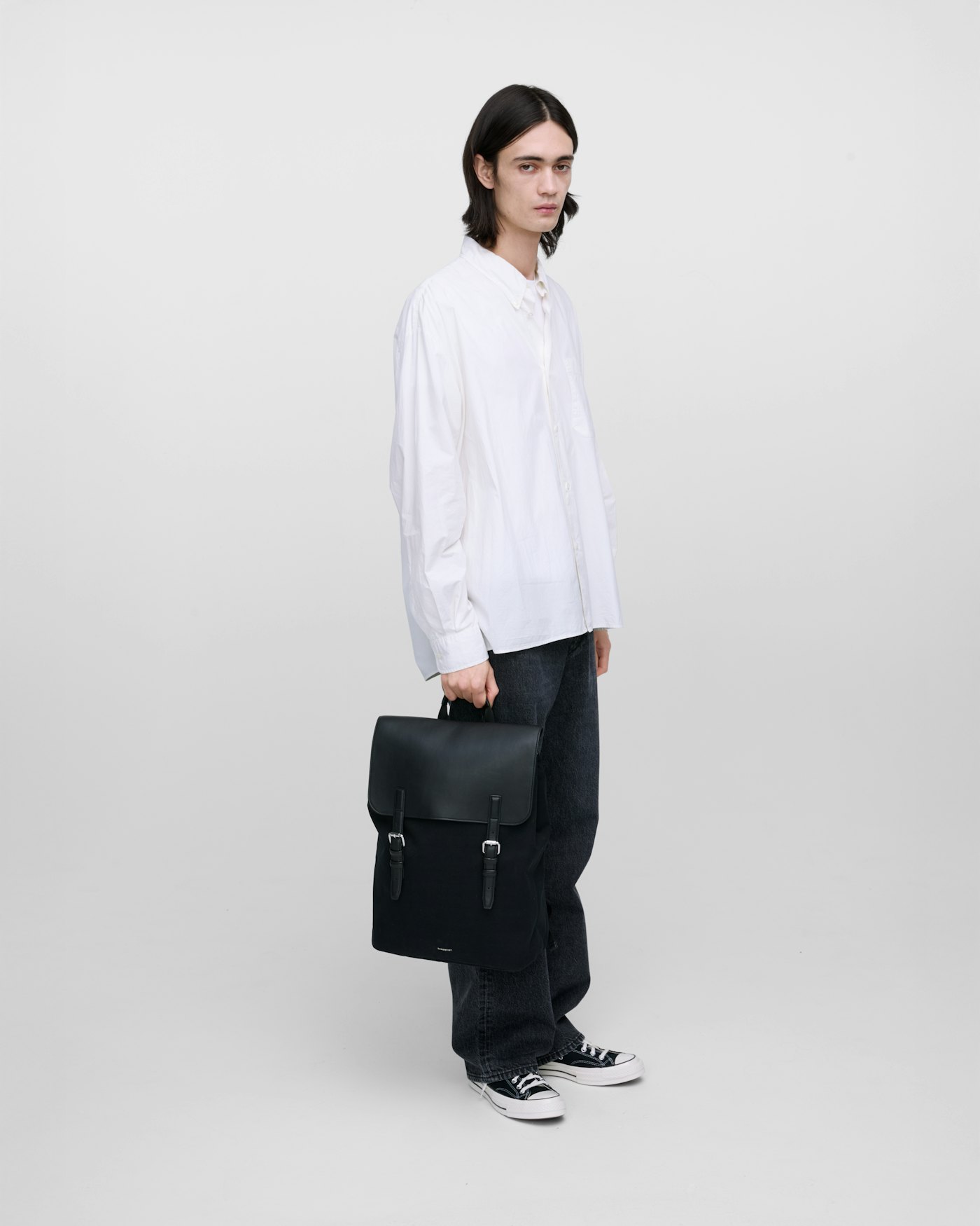 EVERYDAY Lid backpack L is in color black (10 of 11)