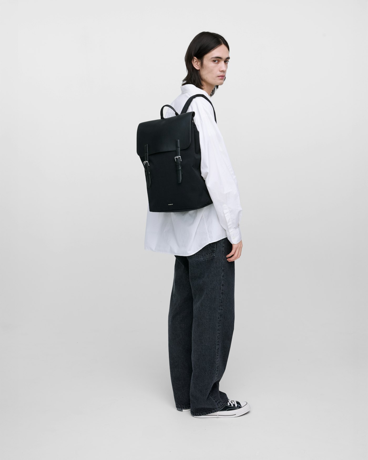 EVERYDAY Lid backpack L is in color black (8 of 11)