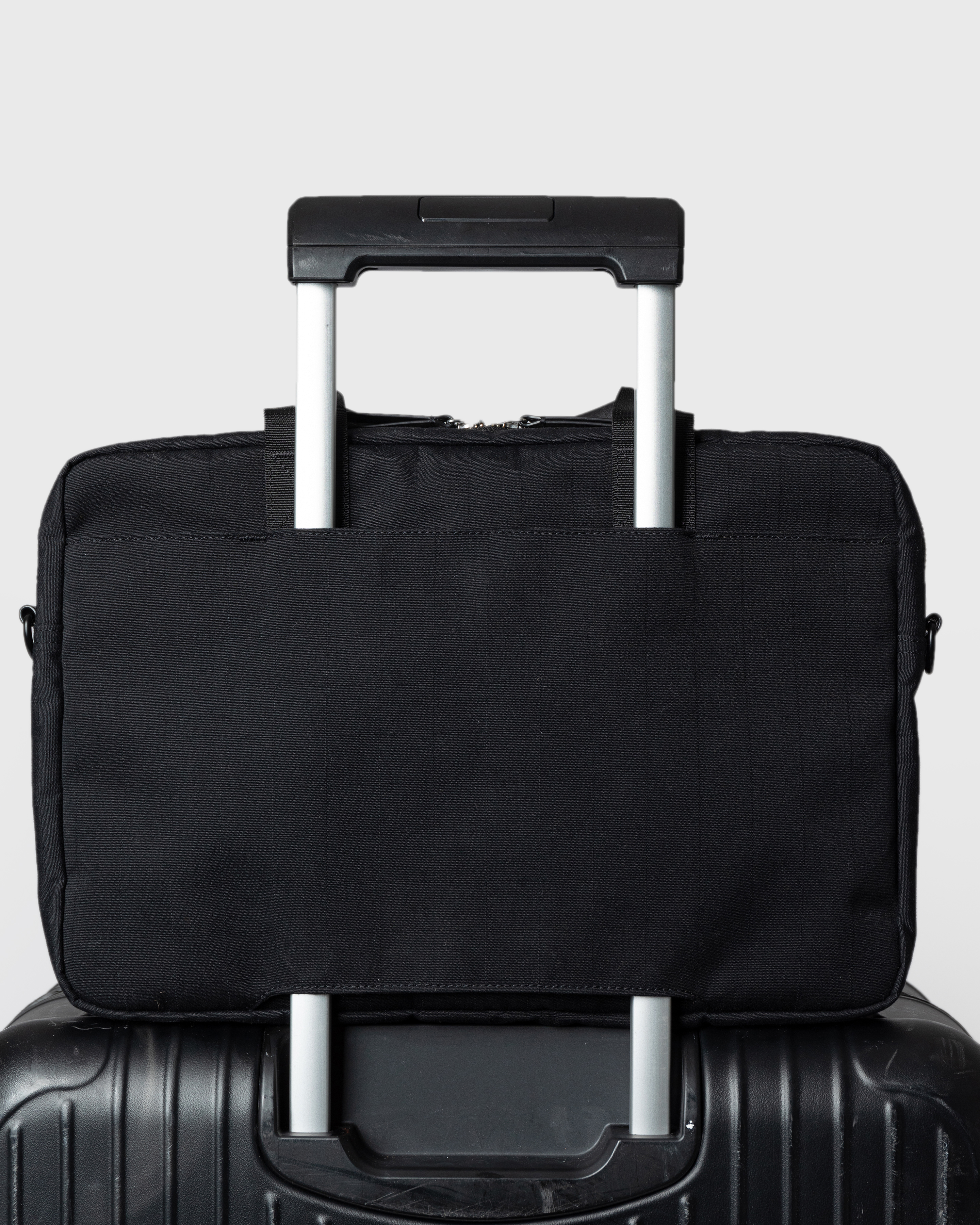 EVERYDAY Briefcase ist farbig schwarz (6 oder 10)