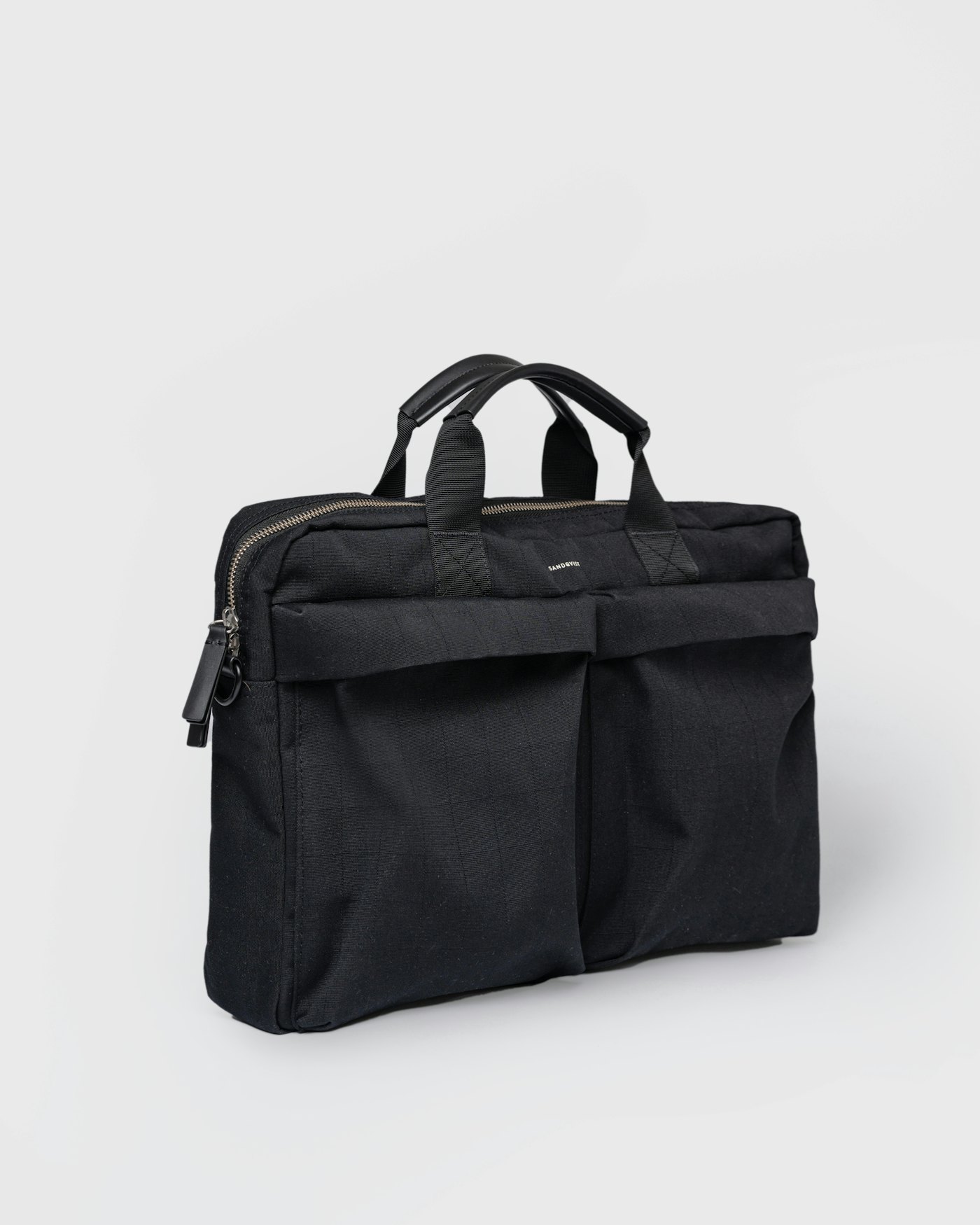 EVERYDAY Briefcase is in color black (2 of 10)