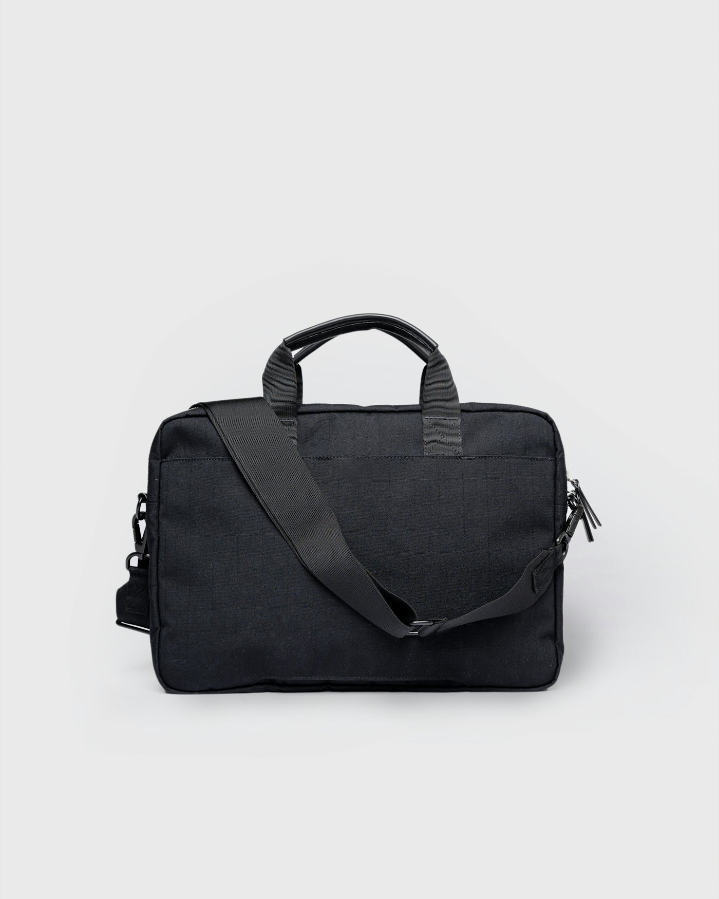 EVERYDAY Briefcase is in color black (3 of 10)