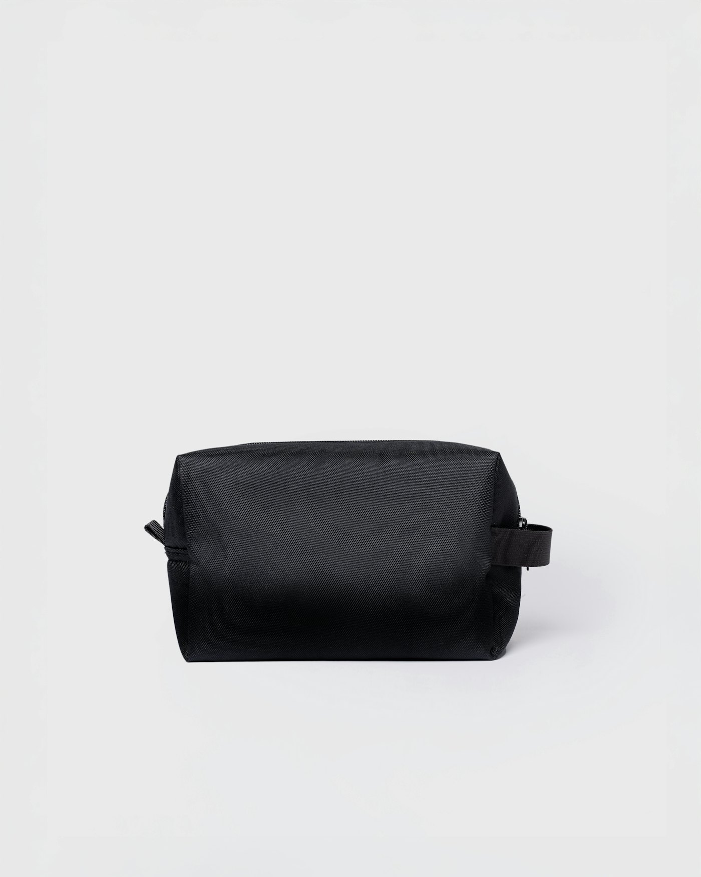 GO Handle wash bag is in color black (2 of 3)