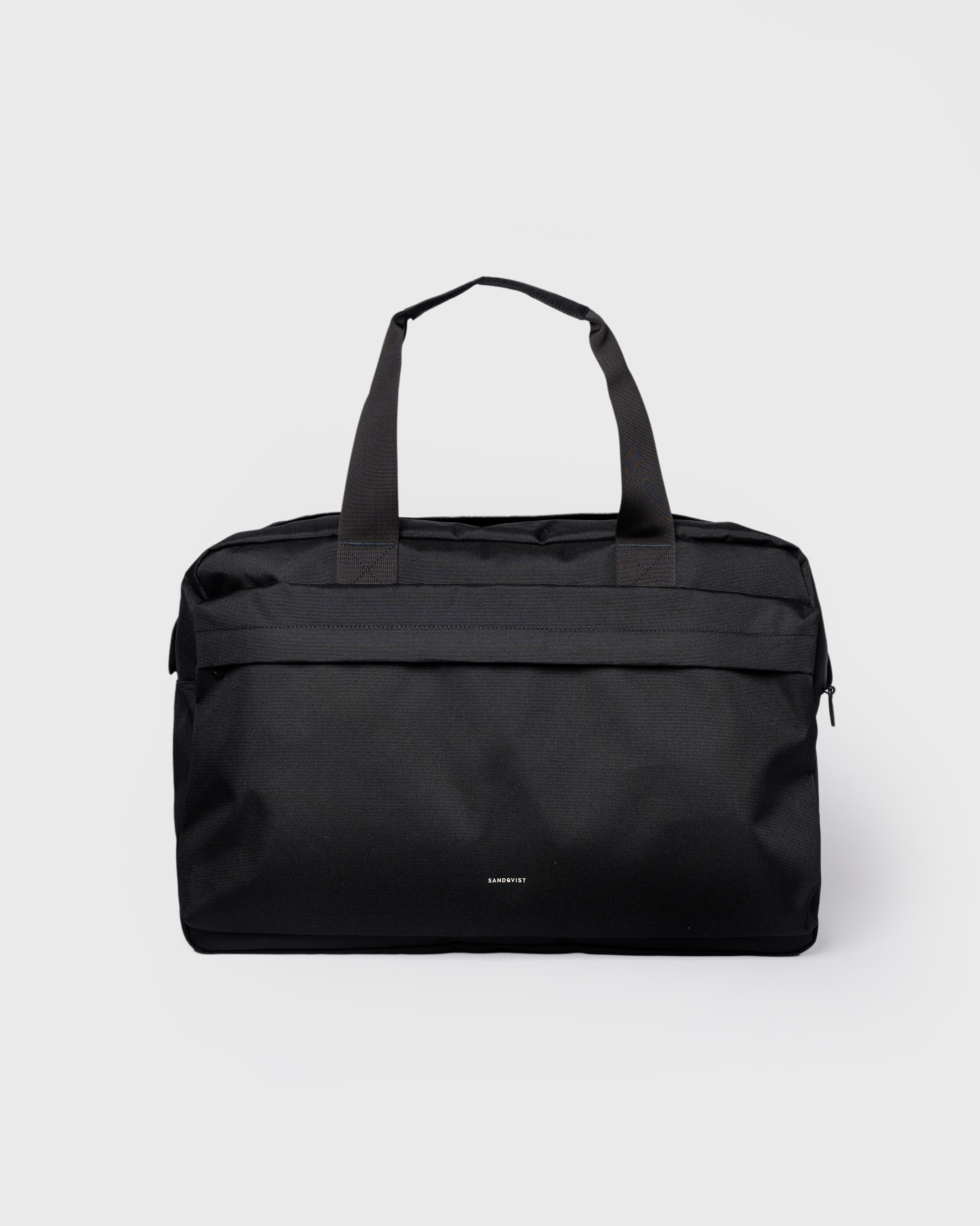 GO Weekender L is in color black (1 of 14)
